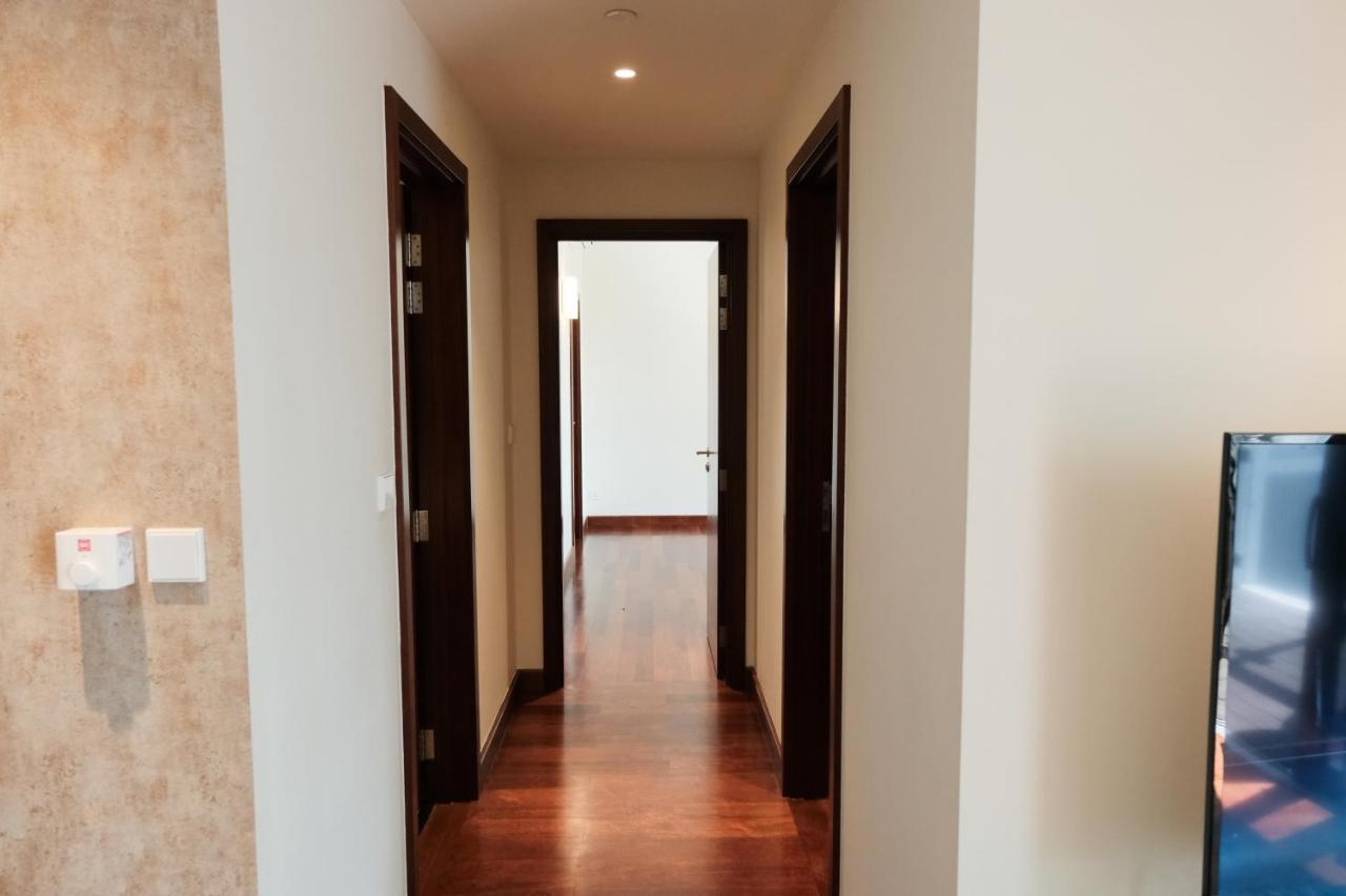 Brand New Water Front Luxury Cinnamon Suites Apartment In Heart Of Colombo City Exterior photo