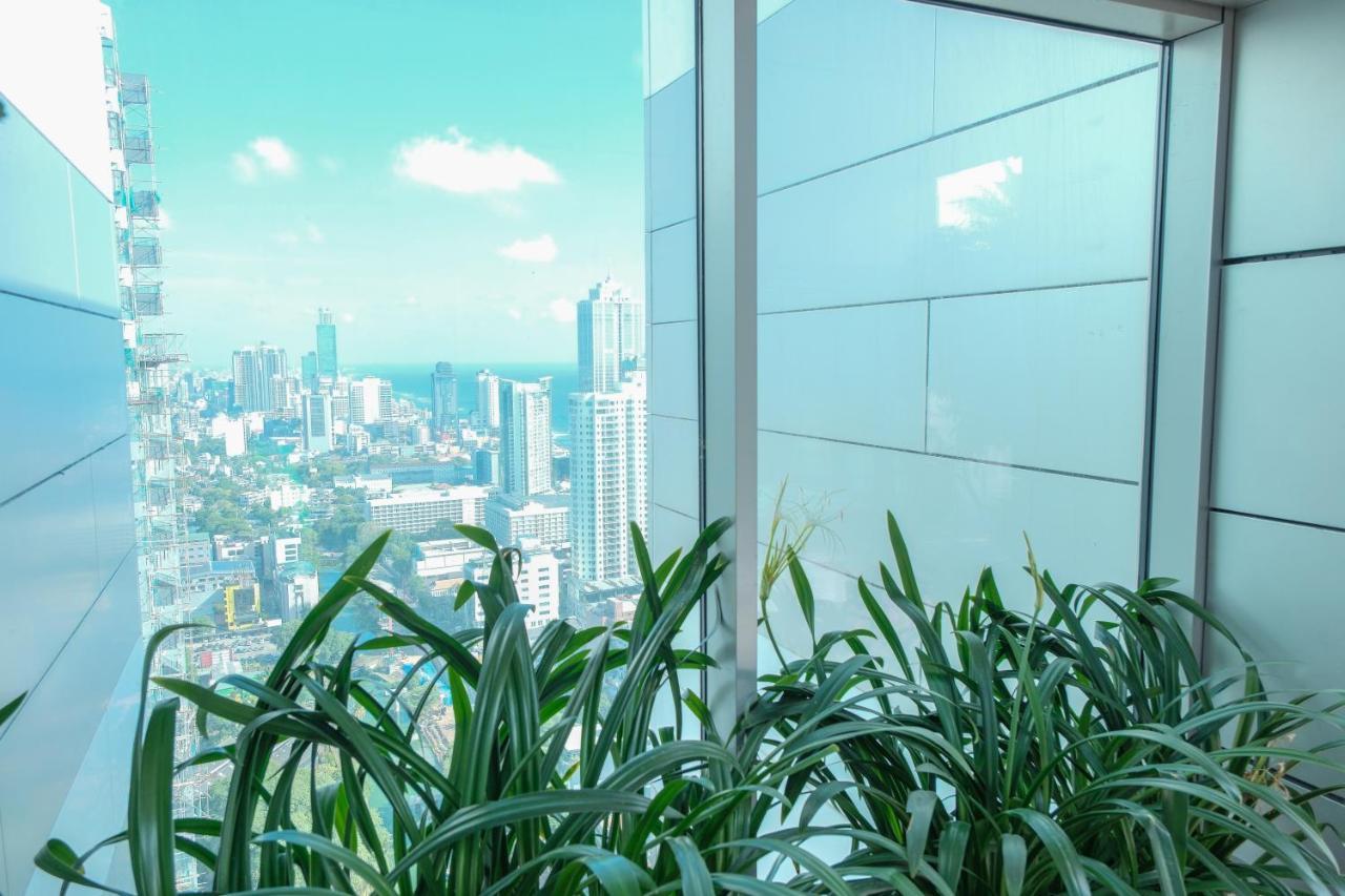 Brand New Water Front Luxury Cinnamon Suites Apartment In Heart Of Colombo City Exterior photo