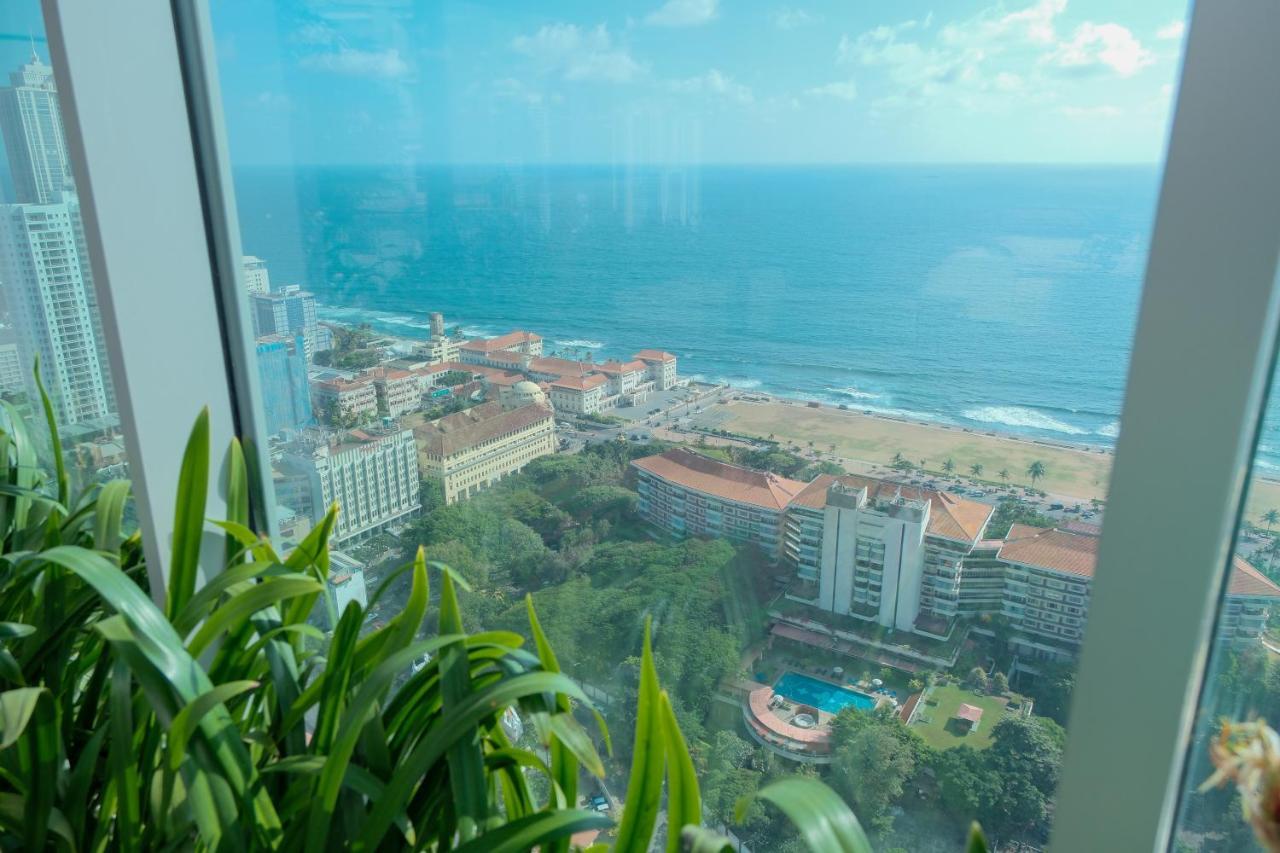 Brand New Water Front Luxury Cinnamon Suites Apartment In Heart Of Colombo City Exterior photo