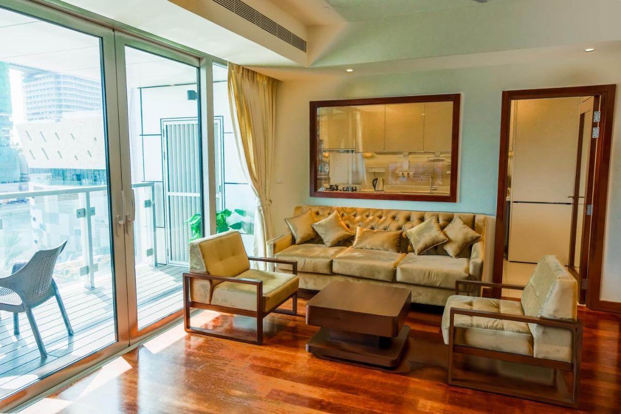 Brand New Water Front Luxury Cinnamon Suites Apartment In Heart Of Colombo City Exterior photo