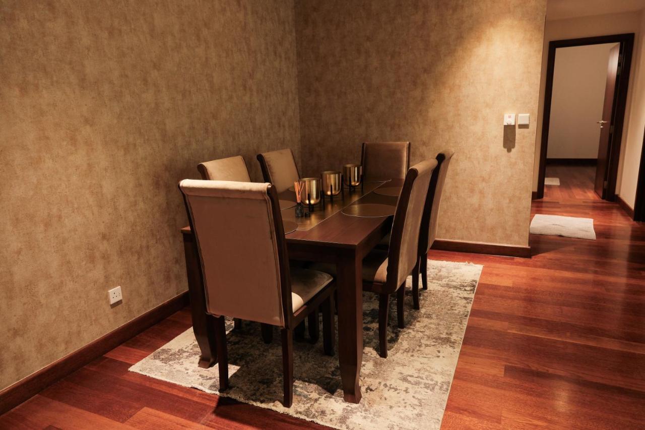 Brand New Water Front Luxury Cinnamon Suites Apartment In Heart Of Colombo City Exterior photo