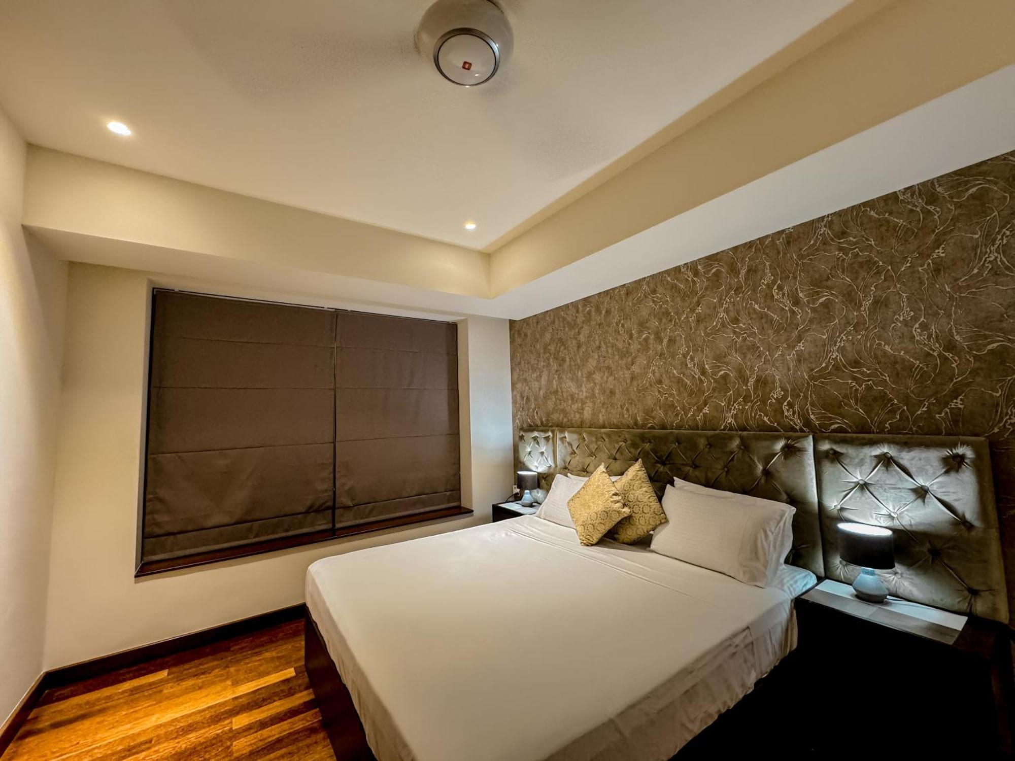 Brand New Water Front Luxury Cinnamon Suites Apartment In Heart Of Colombo City Exterior photo