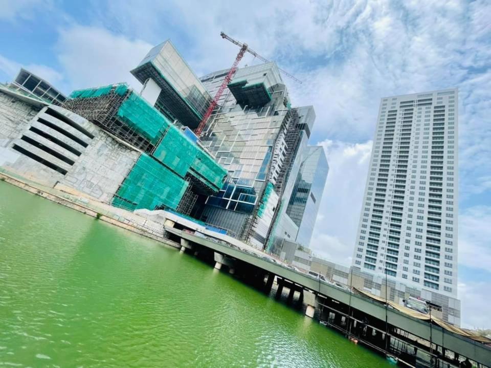 Brand New Water Front Luxury Cinnamon Suites Apartment In Heart Of Colombo City Exterior photo