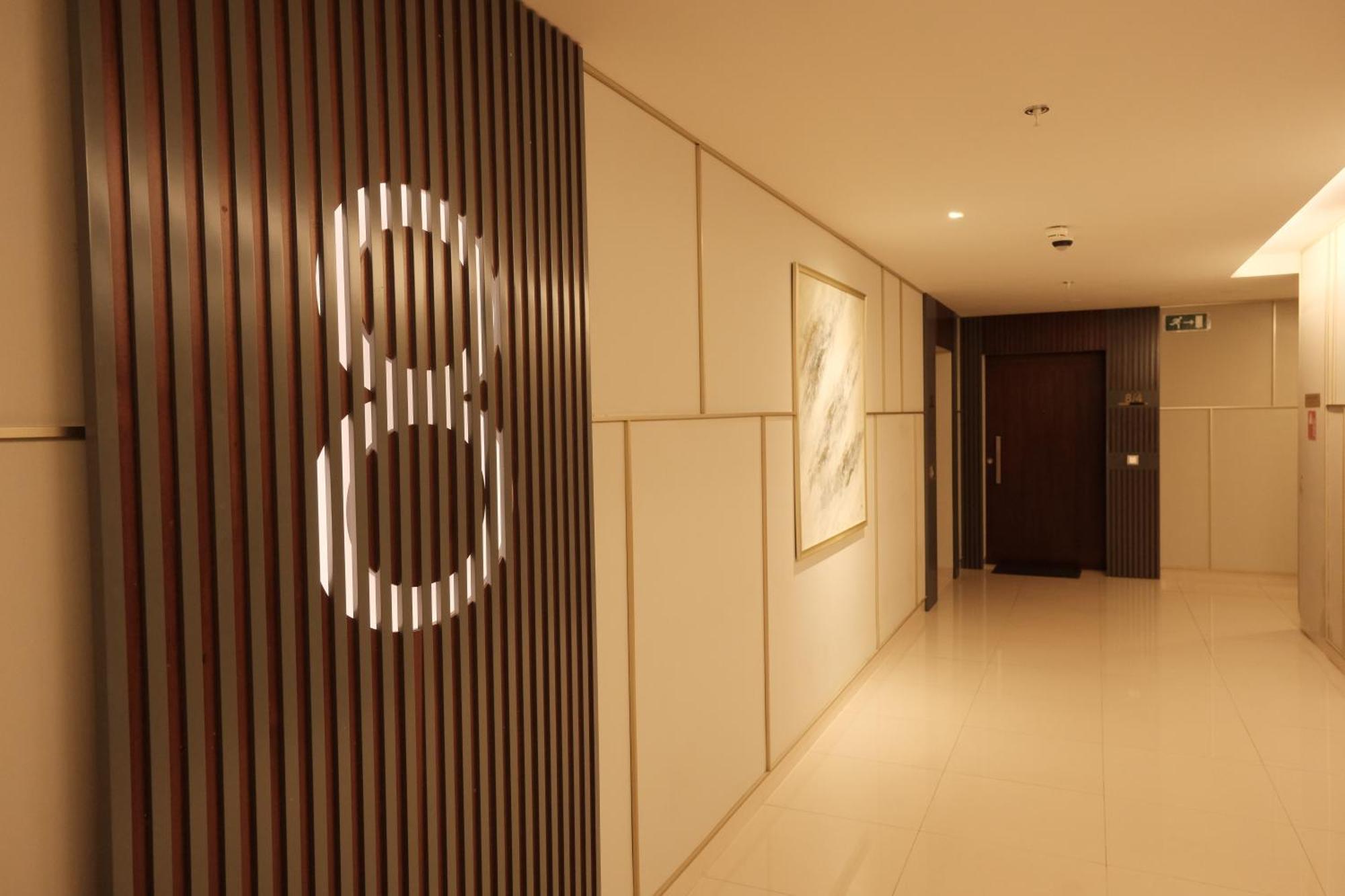 Brand New Water Front Luxury Cinnamon Suites Apartment In Heart Of Colombo City Exterior photo